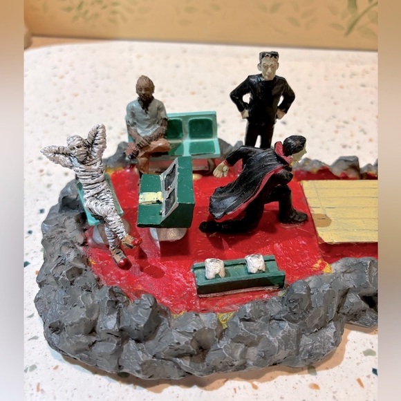 VTG Retired Lemax Halloween Lighted Heads Will Roll Bowling‎ Vampires & Mummy - Picture 5 of 11